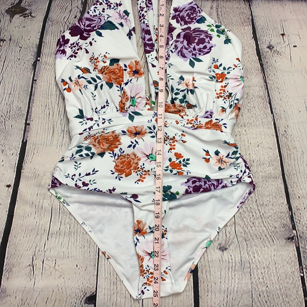NWT: Cupshe White Floral 1pc Swimsuit Size: XL - Picture 12 of 17